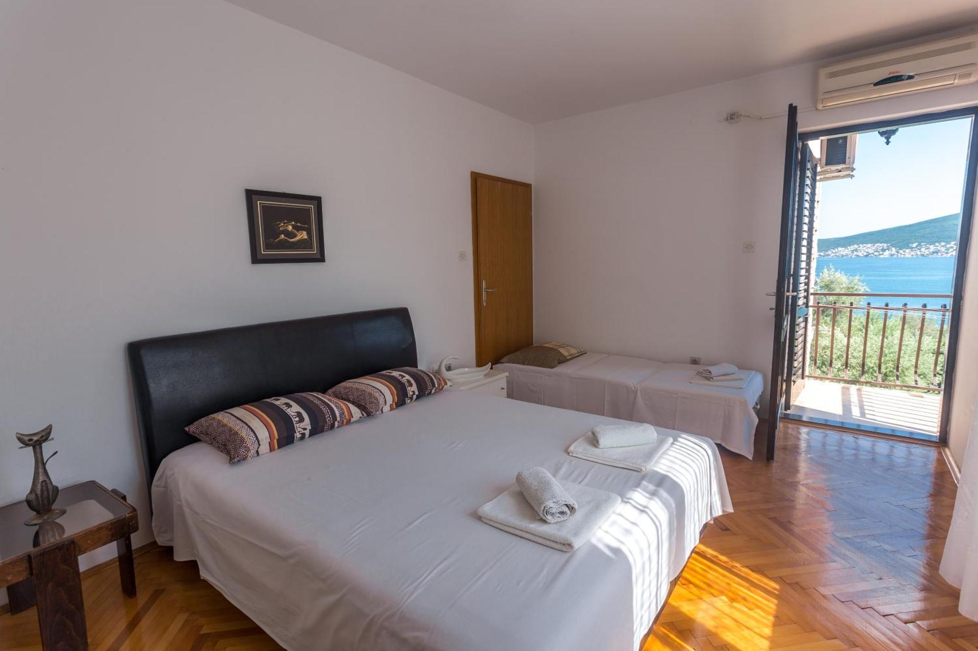 Apartments And Bungalows Mimoza Baosici Herceg Novi Zimmer foto