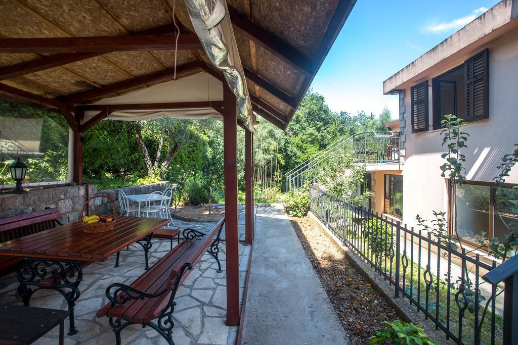 Apartments And Bungalows Mimoza Baosici Herceg Novi Exterior foto