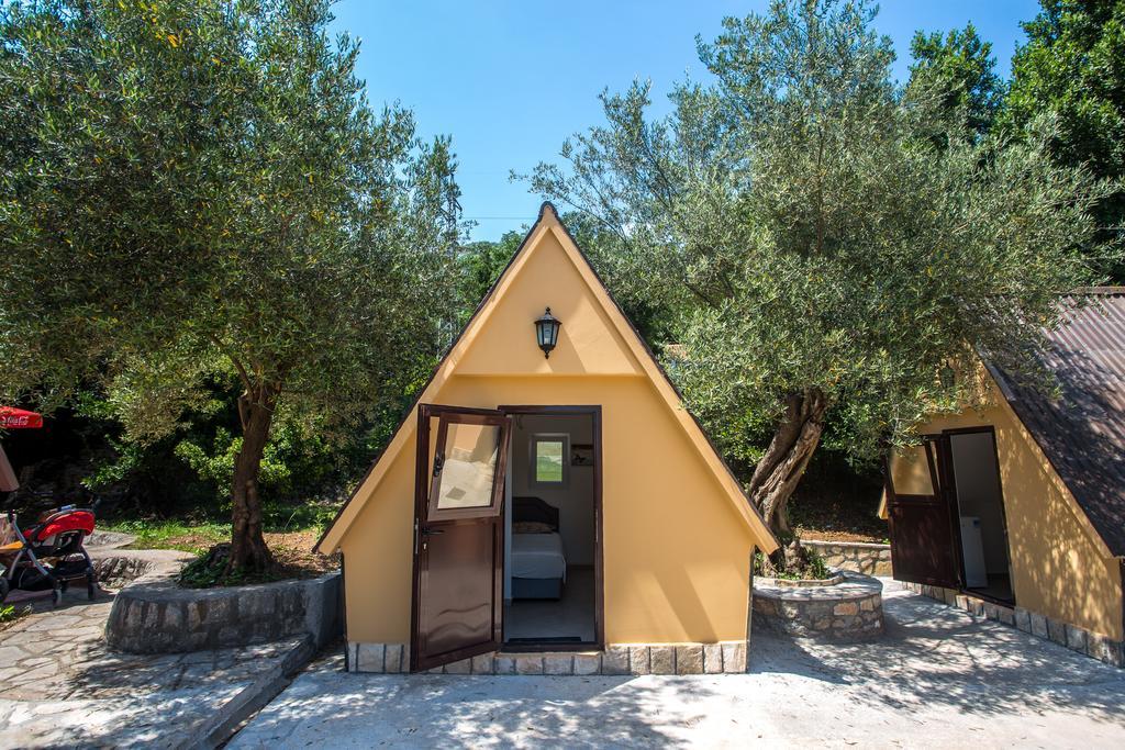 Apartments And Bungalows Mimoza Baosici Herceg Novi Exterior foto