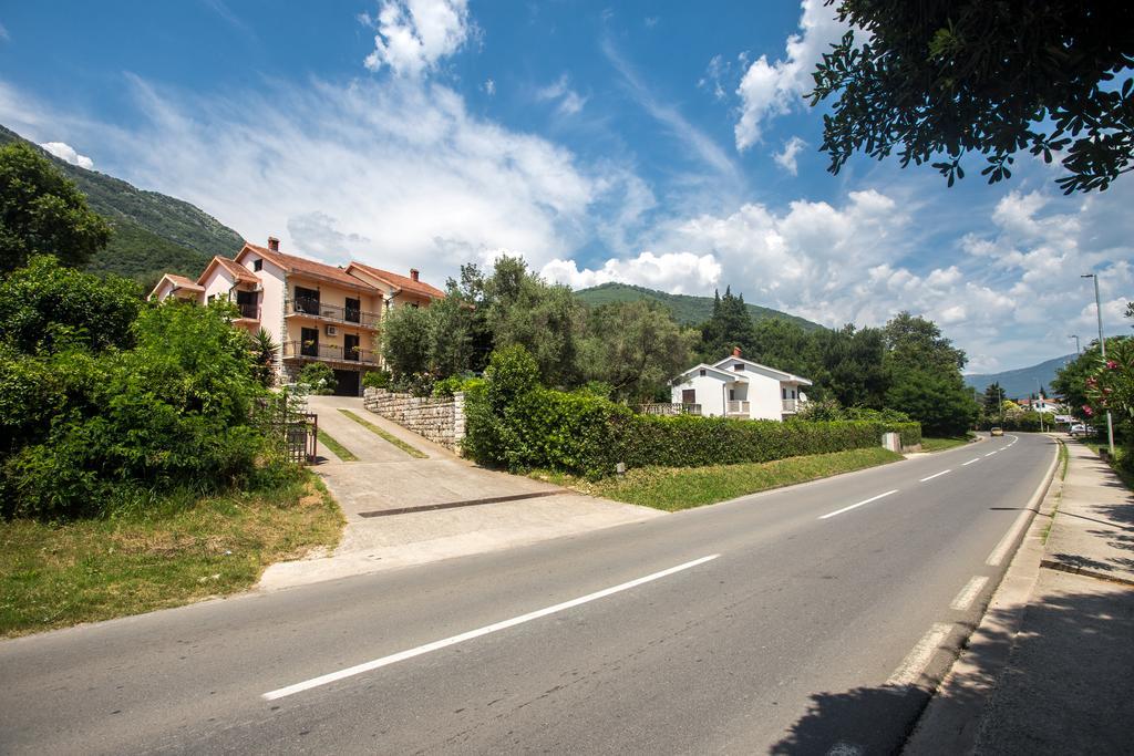Apartments And Bungalows Mimoza Baosici Herceg Novi Exterior foto