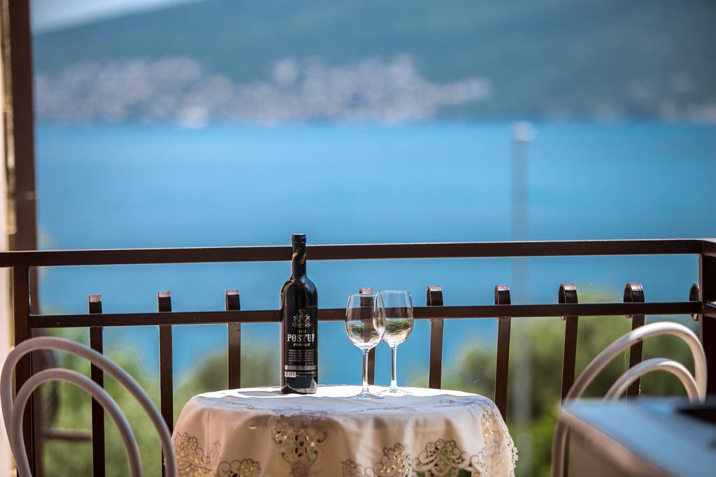 Apartments And Bungalows Mimoza Baosici Herceg Novi Exterior foto