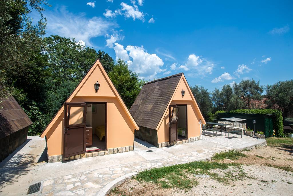 Apartments And Bungalows Mimoza Baosici Herceg Novi Exterior foto